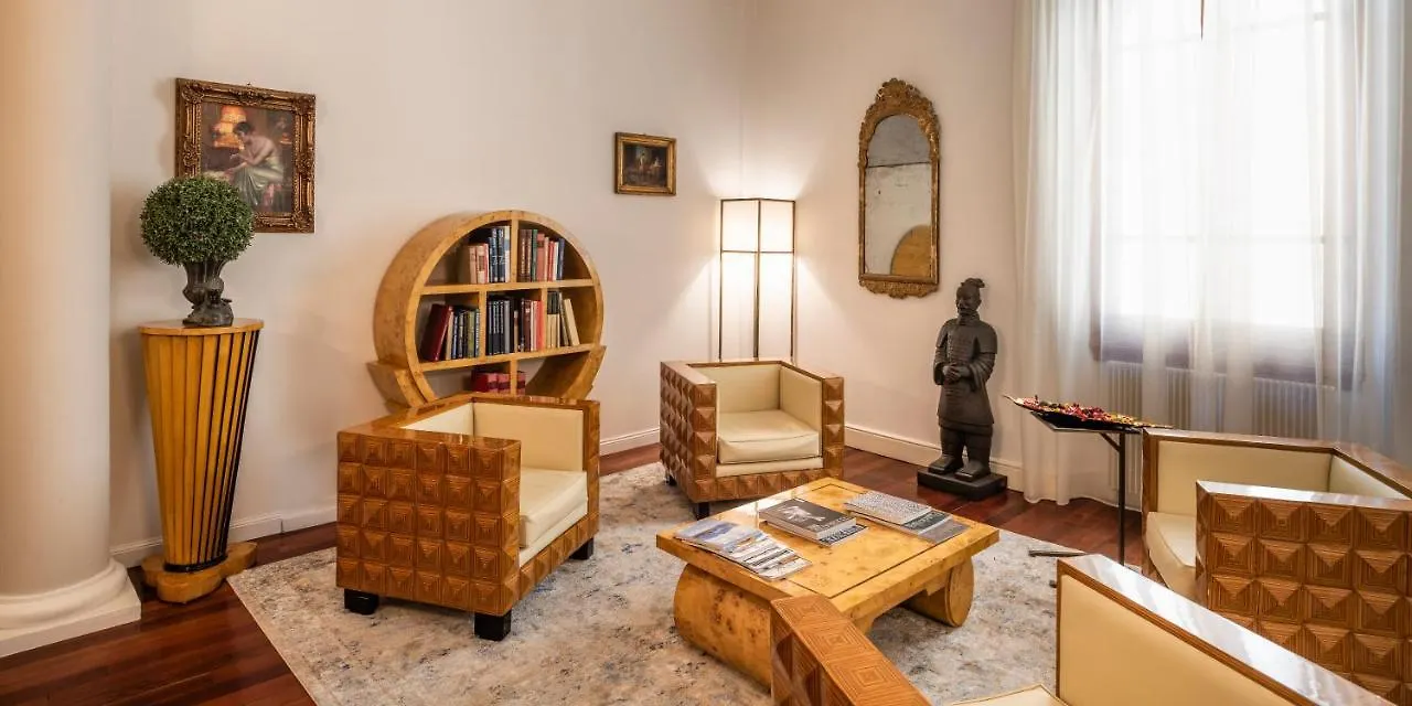 Aqa Palace Florence Guest house